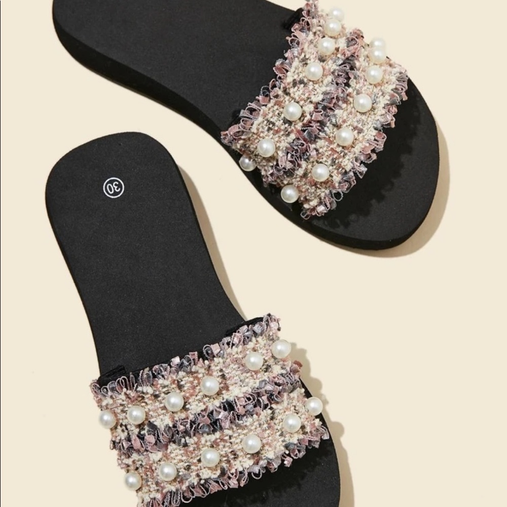 Multi colored slides with pearls